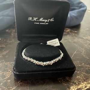 Diamond bracelet new with tag on it never worn